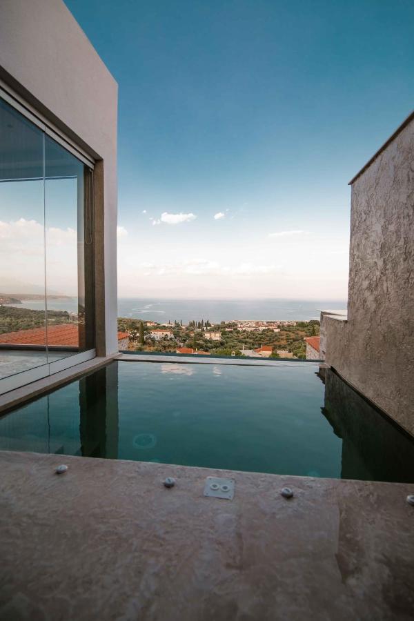 Mani Luxury Suites And Studios In Gytheio With Private Pools Ngoại thất bức ảnh